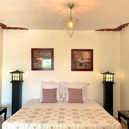 Chambres D'Hotes Les Noisetiers Digne-les-Bains Bagian luar foto