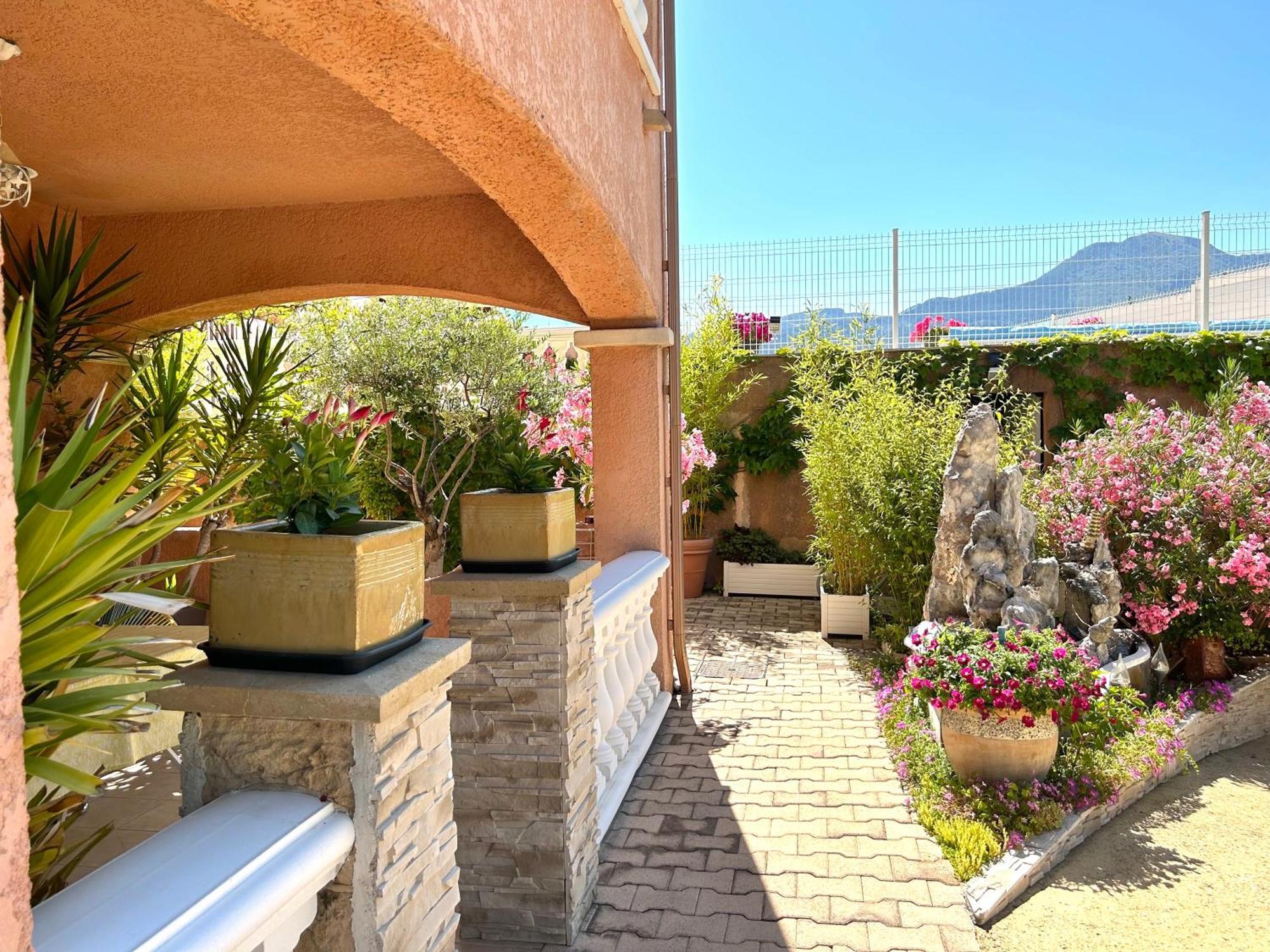 Chambres D'Hotes Les Noisetiers Digne-les-Bains Bagian luar foto