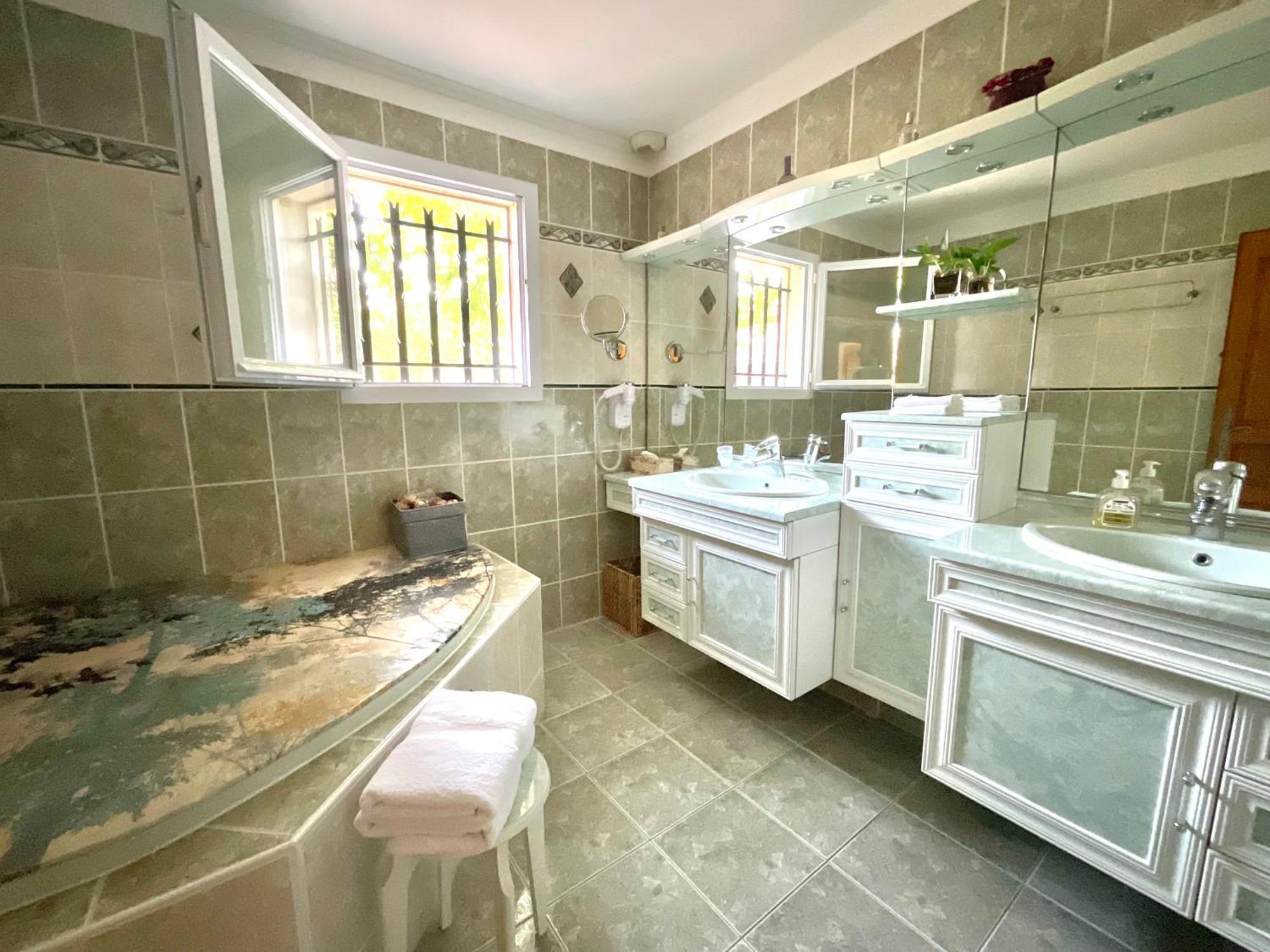 Chambres D'Hotes Les Noisetiers Digne-les-Bains Bagian luar foto